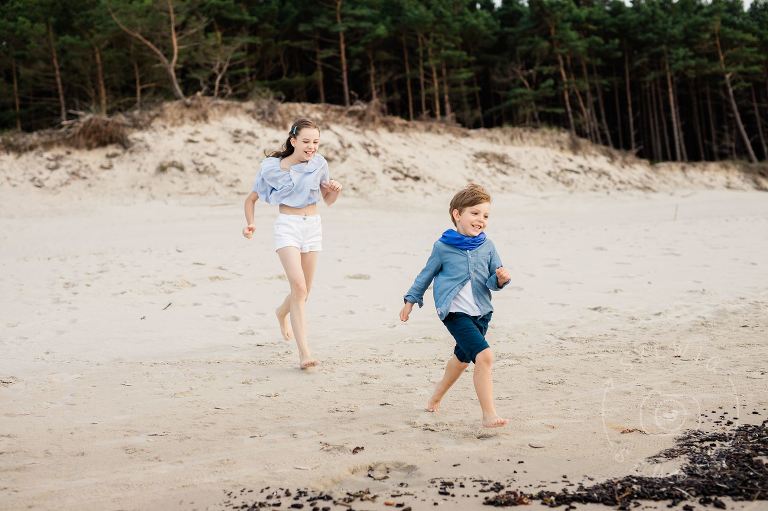 sesja rodzinna na plaży