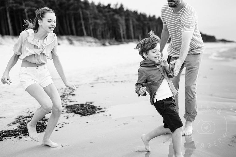 sesja rodzinna na plaży