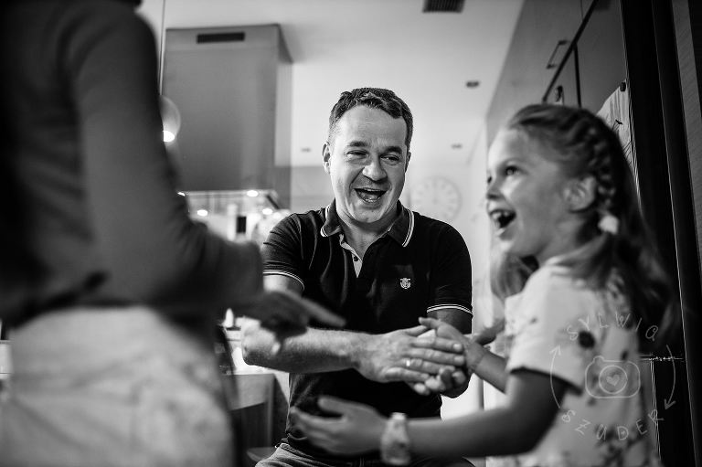 tata i córki grają w ance kabance