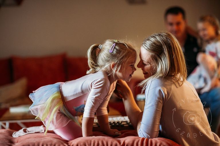 mama i córka w stroju baletnicy